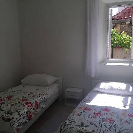 Apartment Nights In Hvar *